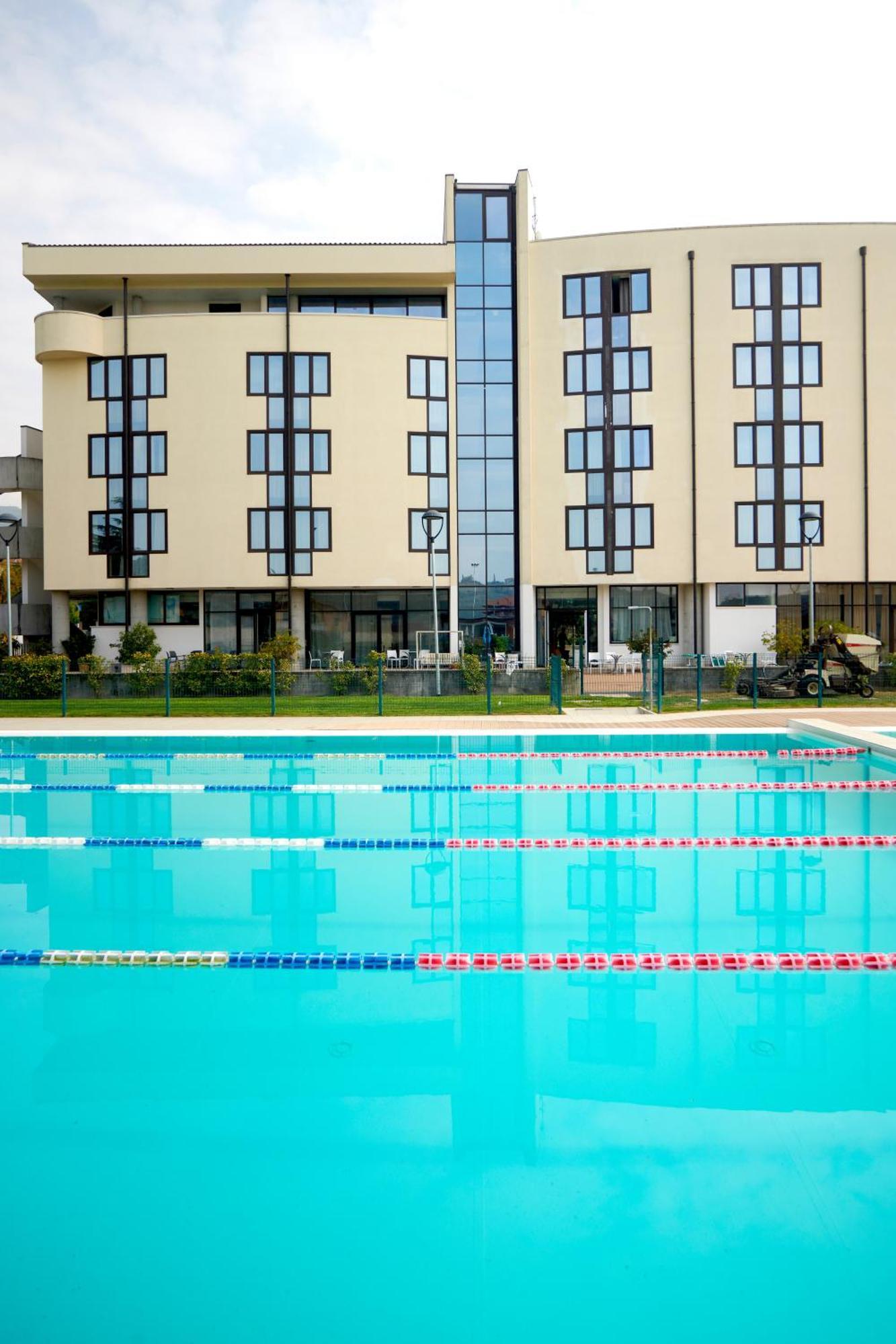 Kona Hotel Verona By Kleos Group Collection Negrar Bagian luar foto