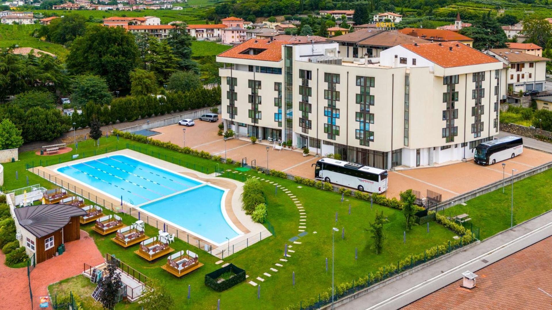 Kona Hotel Verona By Kleos Group Collection Negrar Bagian luar foto